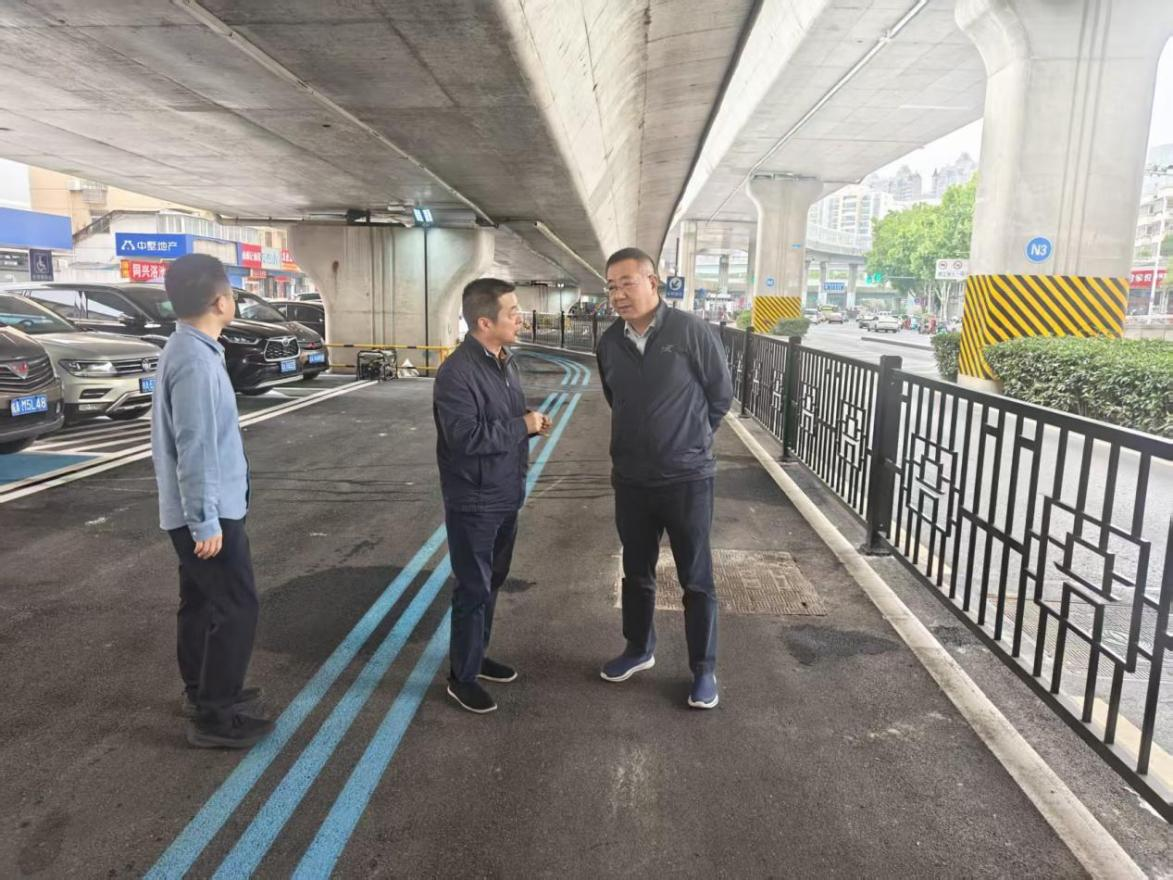建投集团党委副书记、工会主席郑浩一行调研停车集团