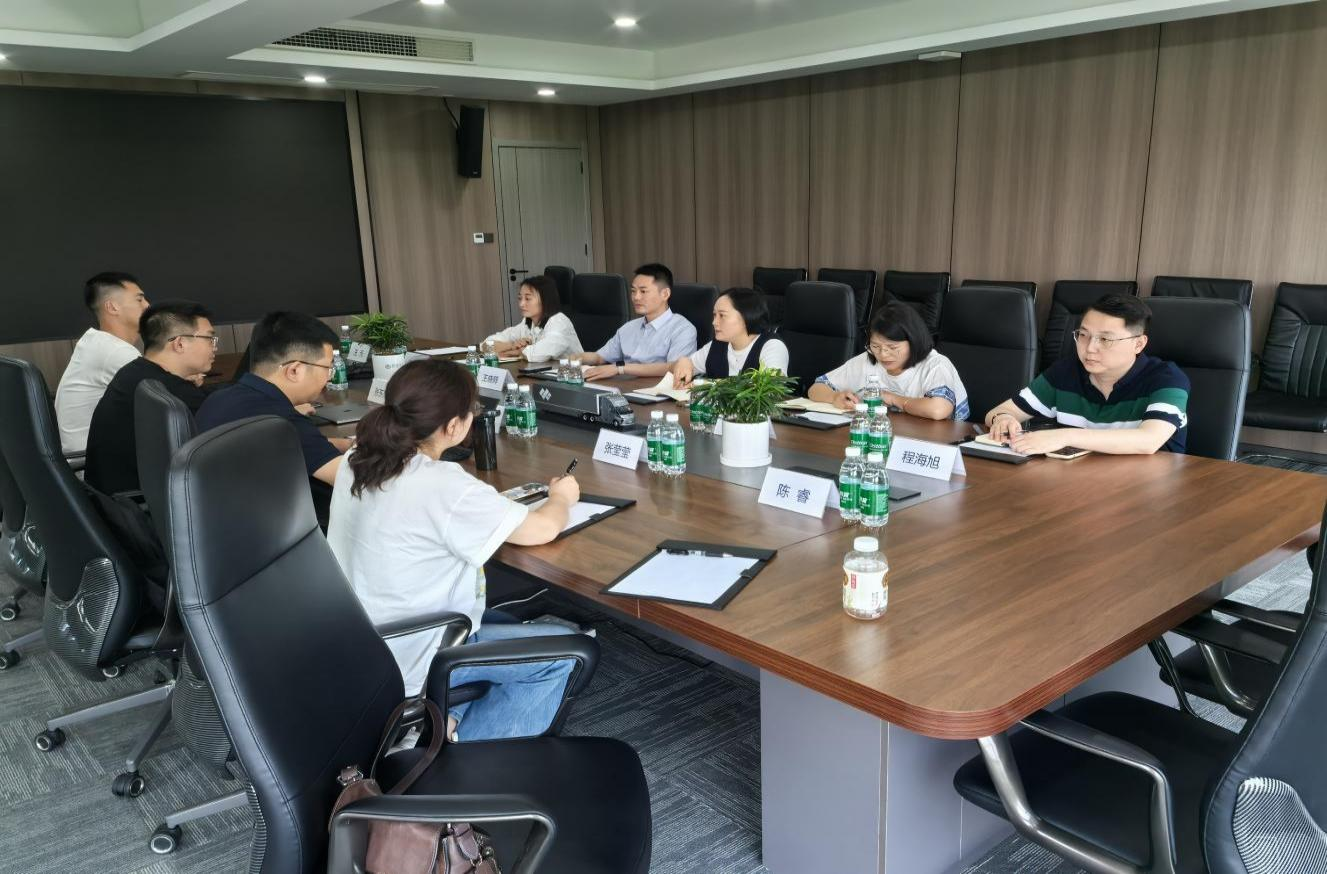 探索无人货运新蓝海 赋能智慧停车新生态 ——市停车集团联合市智慧交通公司赴深向科技开展调研
